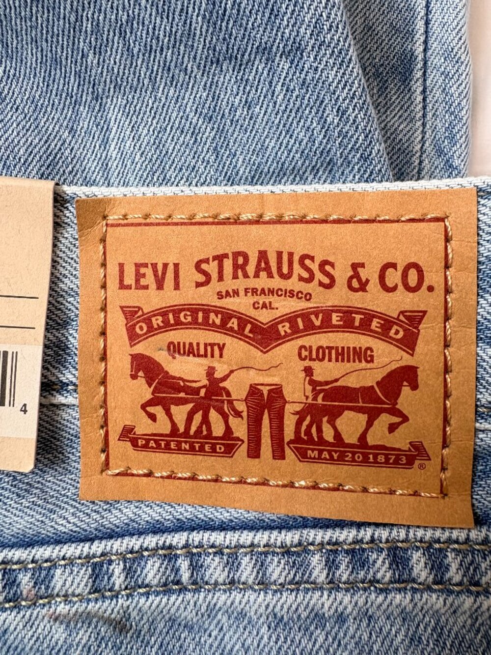 Levi's NWT Low Pro Straight Jeans 32 Charlie Glow Up Medium Wash Denim - Picture 10 of 12